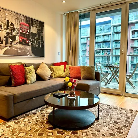 Cute 1 Bedroom Apartment Battersea Central London By Wild